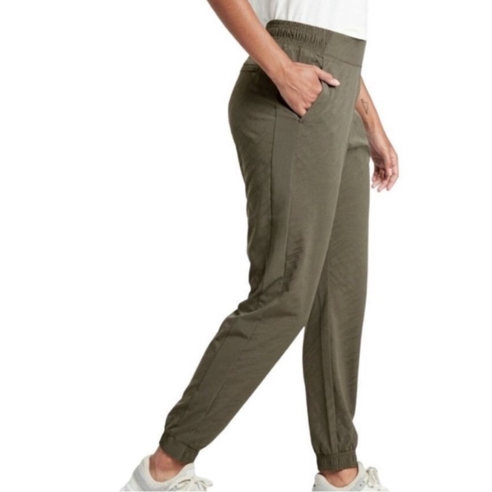 Athleta Brooklyn Textured Brooklyn Jogger Green Size 2 Olive gray green